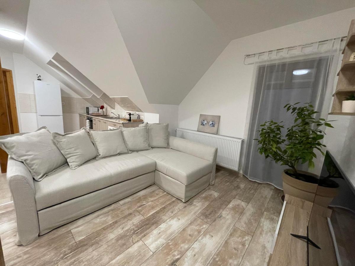 Taverna Apartman Monor Dış mekan fotoğraf
