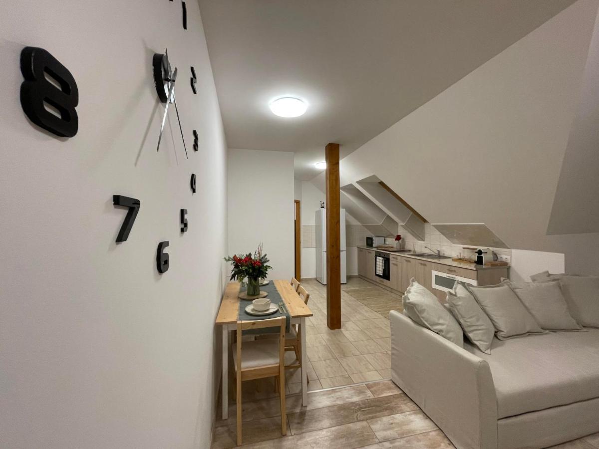 Taverna Apartman Monor Dış mekan fotoğraf